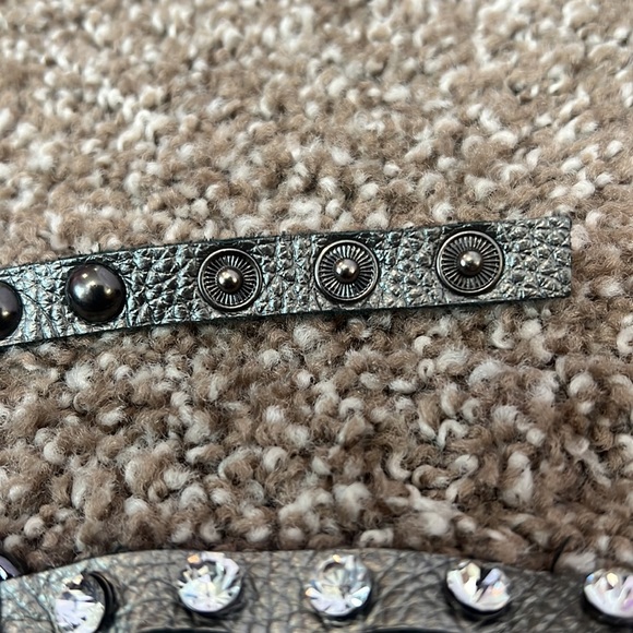 Geneva Platinum wrap around leather & rhinestone watch Japan movement - Picture 7 of 9